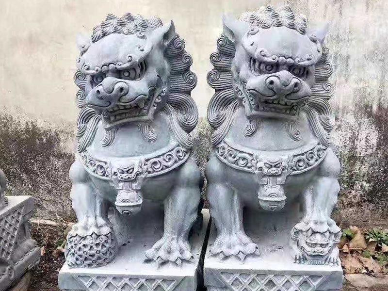 石獅子 