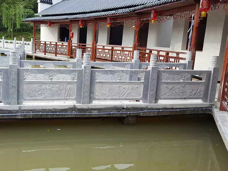 石欄桿 