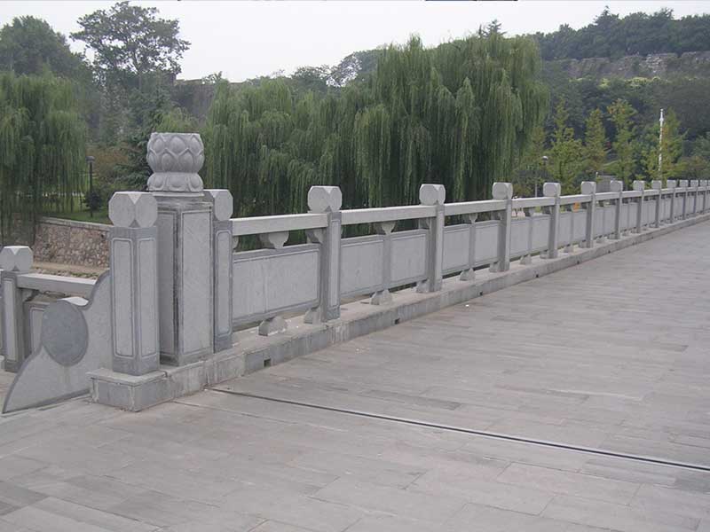 石欄桿 