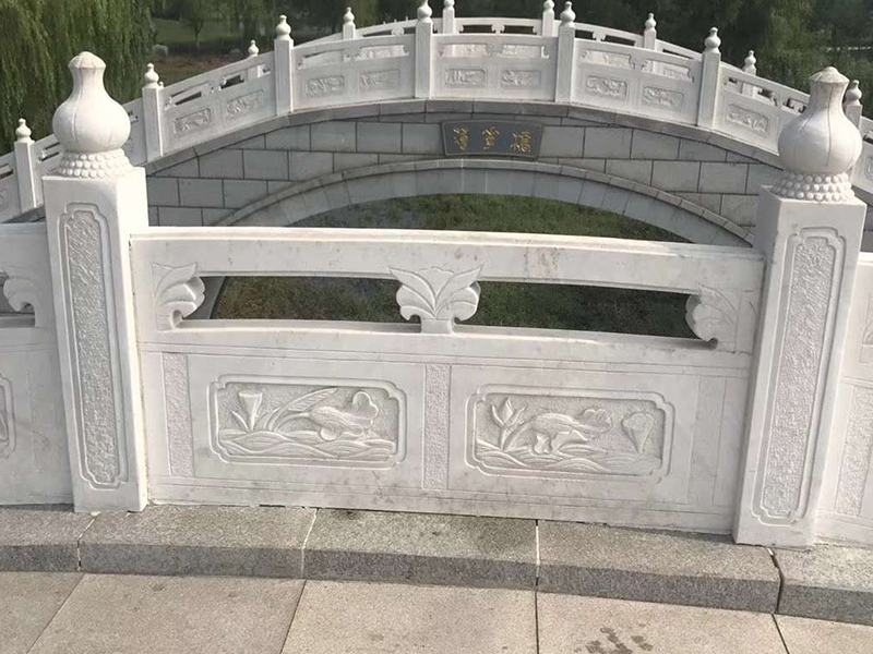 石欄桿 