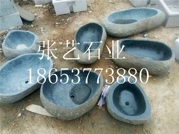 石雕水盆 